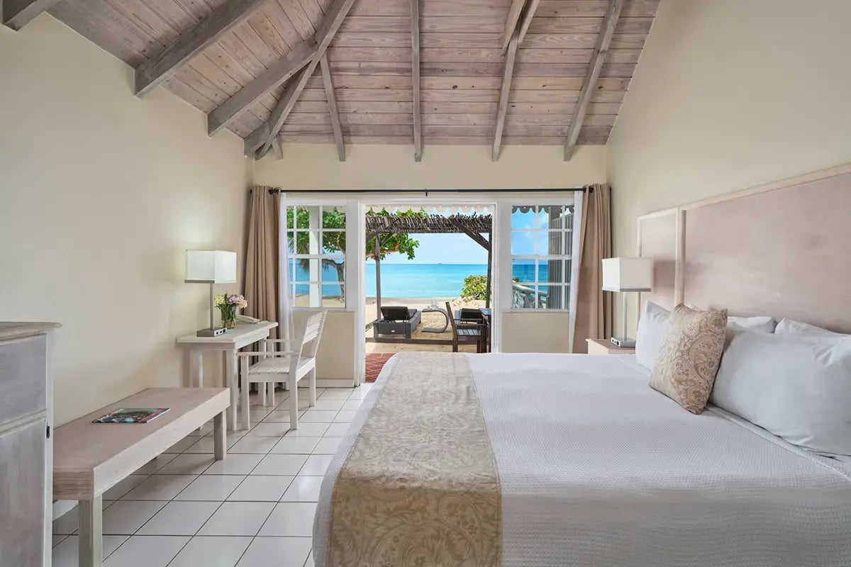 01-Hawksbill-Resort-Royal-Palm-Beachfront-King-View-LowRes copy