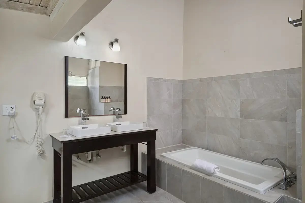 03-Hawksbill-Resort-Royal-Palm-Beachfront-Bathroom-LowRes copy