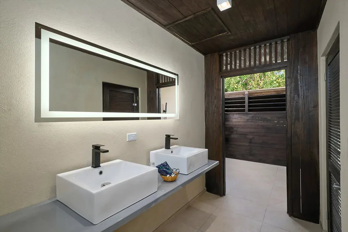 03-Hawksbill-Resort-Superior-Seaview-Bathroom-Outdoor-Shower-Lowres copy
