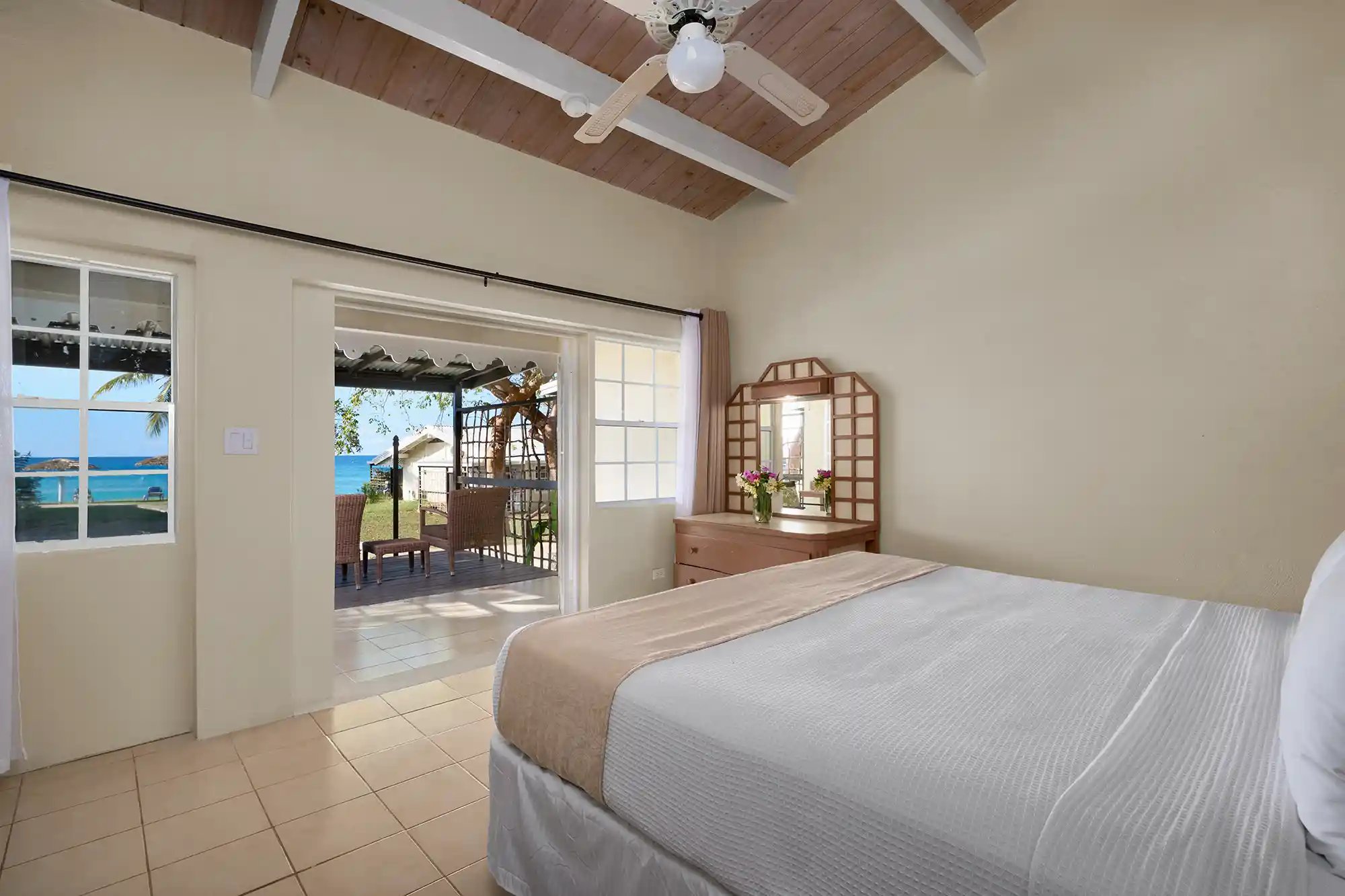 Room Interior-Garden Bungalow King