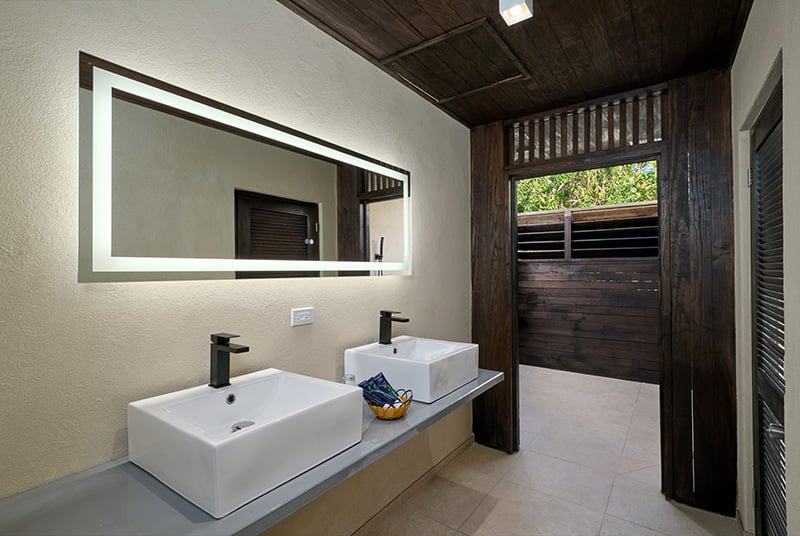 Superior Seaview bathroom-05